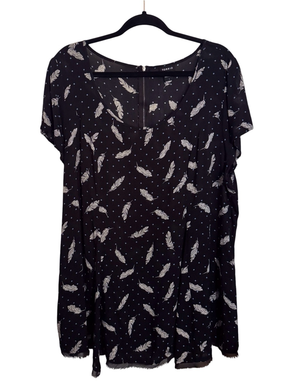 Torrid Size 1X Feather Pattern Tunic Top Short Sleeve Rayon Boho Polka Dot